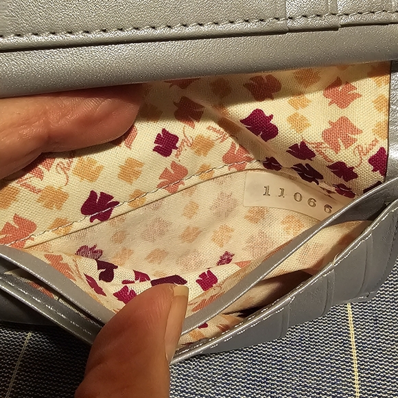 Nina Ricci slate Blue wallet with kiss lock - Picture 6 of 11